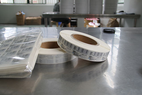 濕巾、輪胎(tai)及其它标(biao)簽